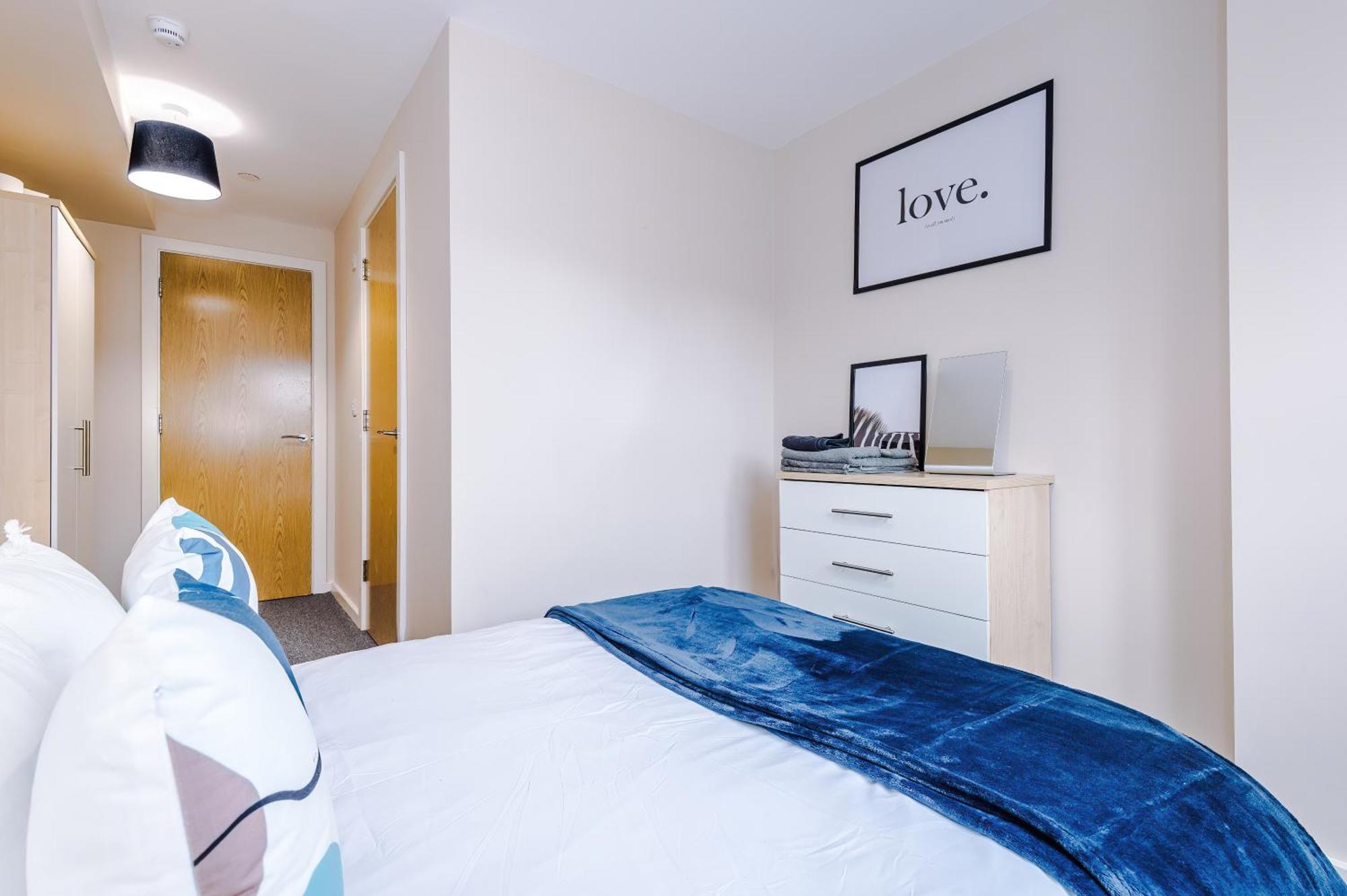 Deluxe New Build 2 Bedroom 2 Bathroom Apartment - Free Secure Parking Manchester Bagian luar foto